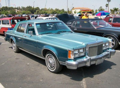 77-80 Lincoln Versailles.JPG