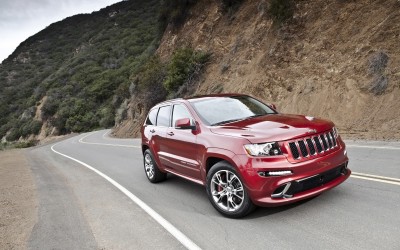 244950_jeep_grand-cherokee_srt8_dzhip_tyuning_1920x1200_(www.GdeFon.ru).jpg