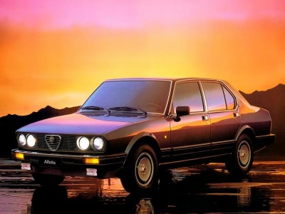 alfa_romeo_alfetta_2.0i_quadrifoglio_oro_4_A.JPG
