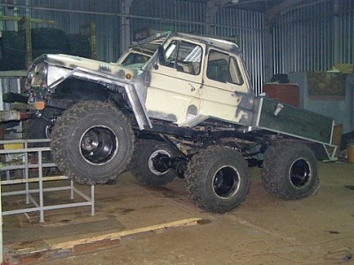 uaz_bolotohod_6x6_2.jpg