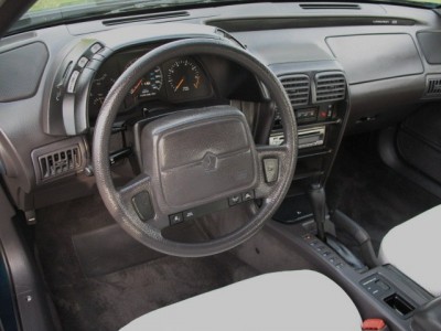 94ChryslerLeBaronInterior.jpg