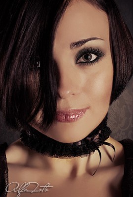 07-studio-portrait-face-brunette-woman-AlfaFoto-Kiev-0442277697.jpg